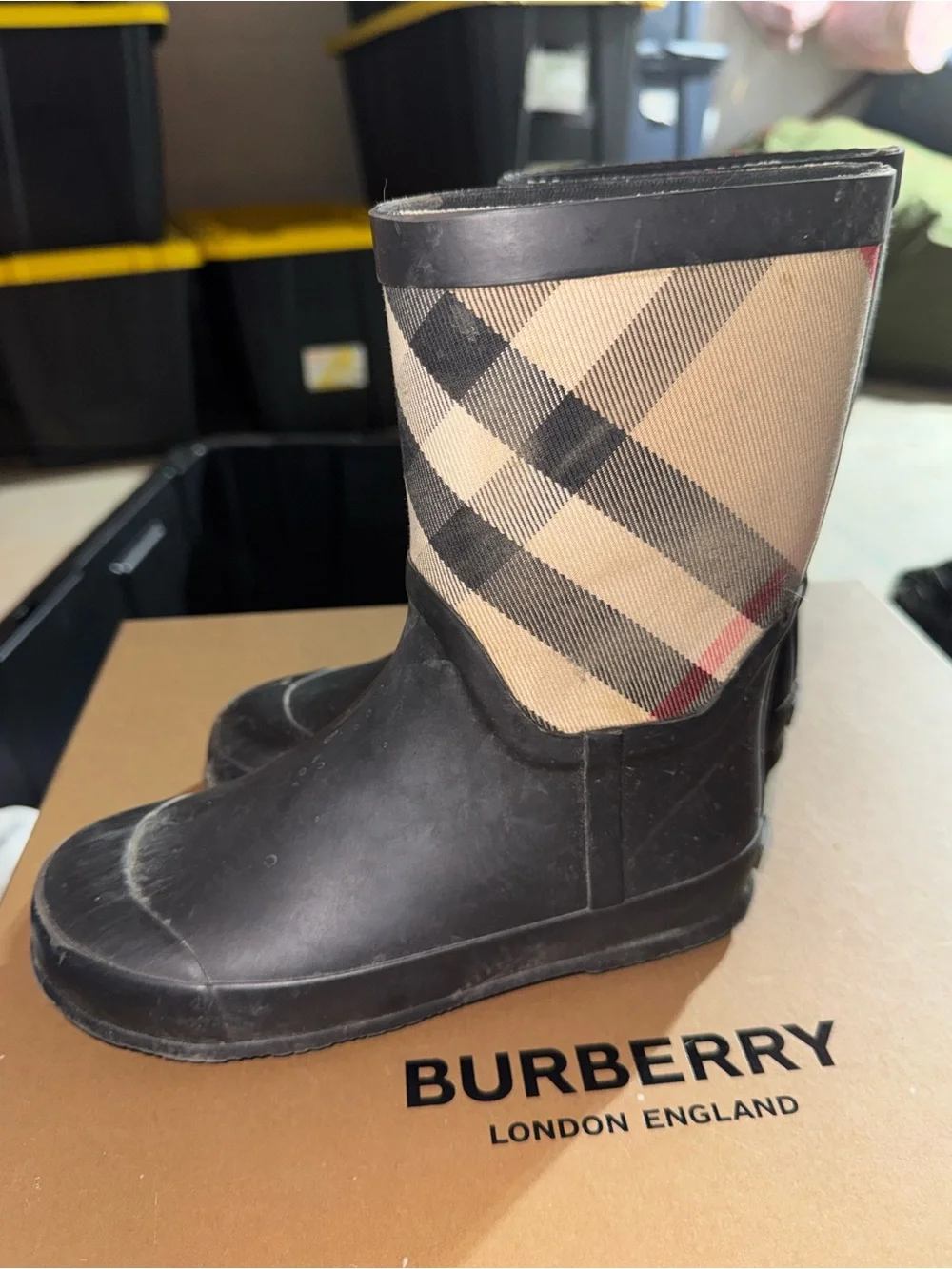 Burberry classic plaid